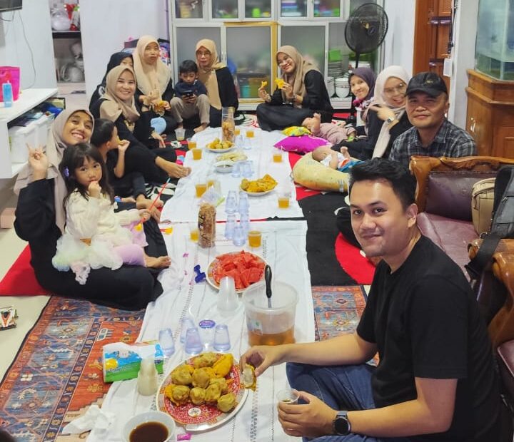 Merajut Persaudaraan, Puluhan Mantan dan Karyawan Tribun Hadiri Bukber